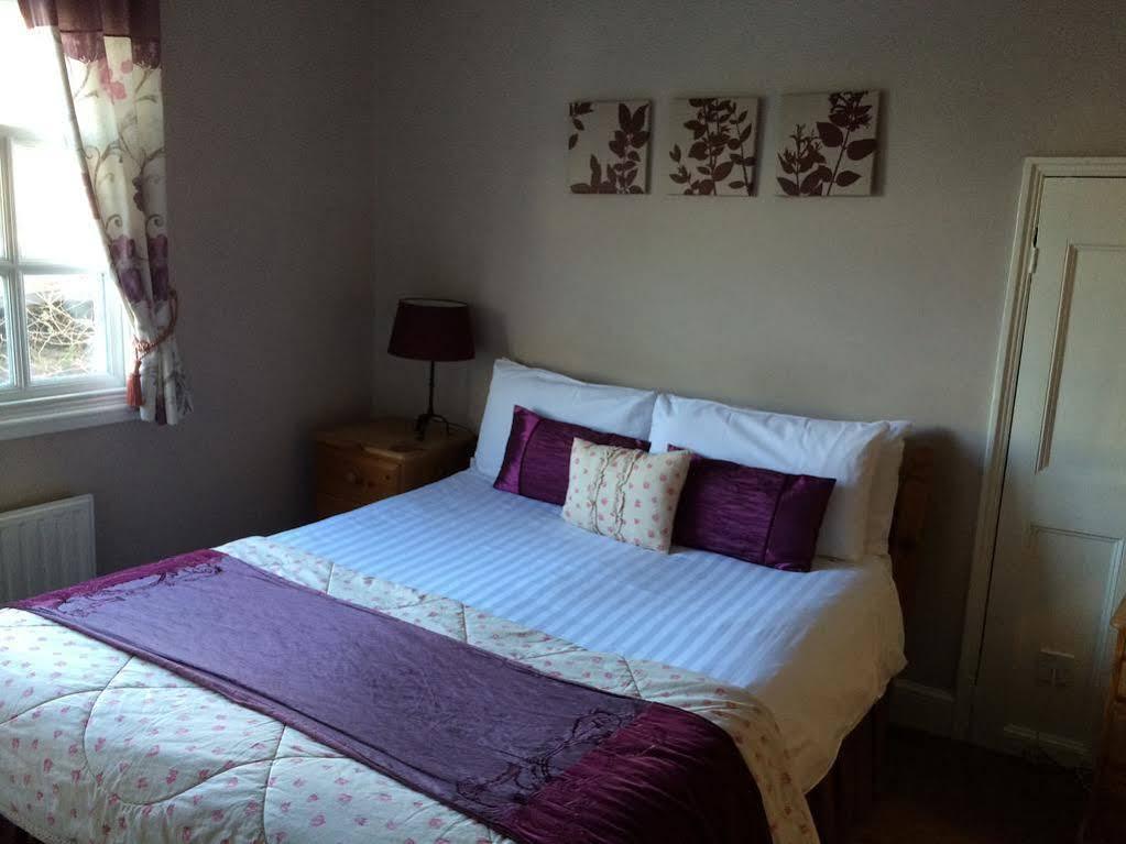 The Cromwell Arms Inn Bovey Tracey Bagian luar foto